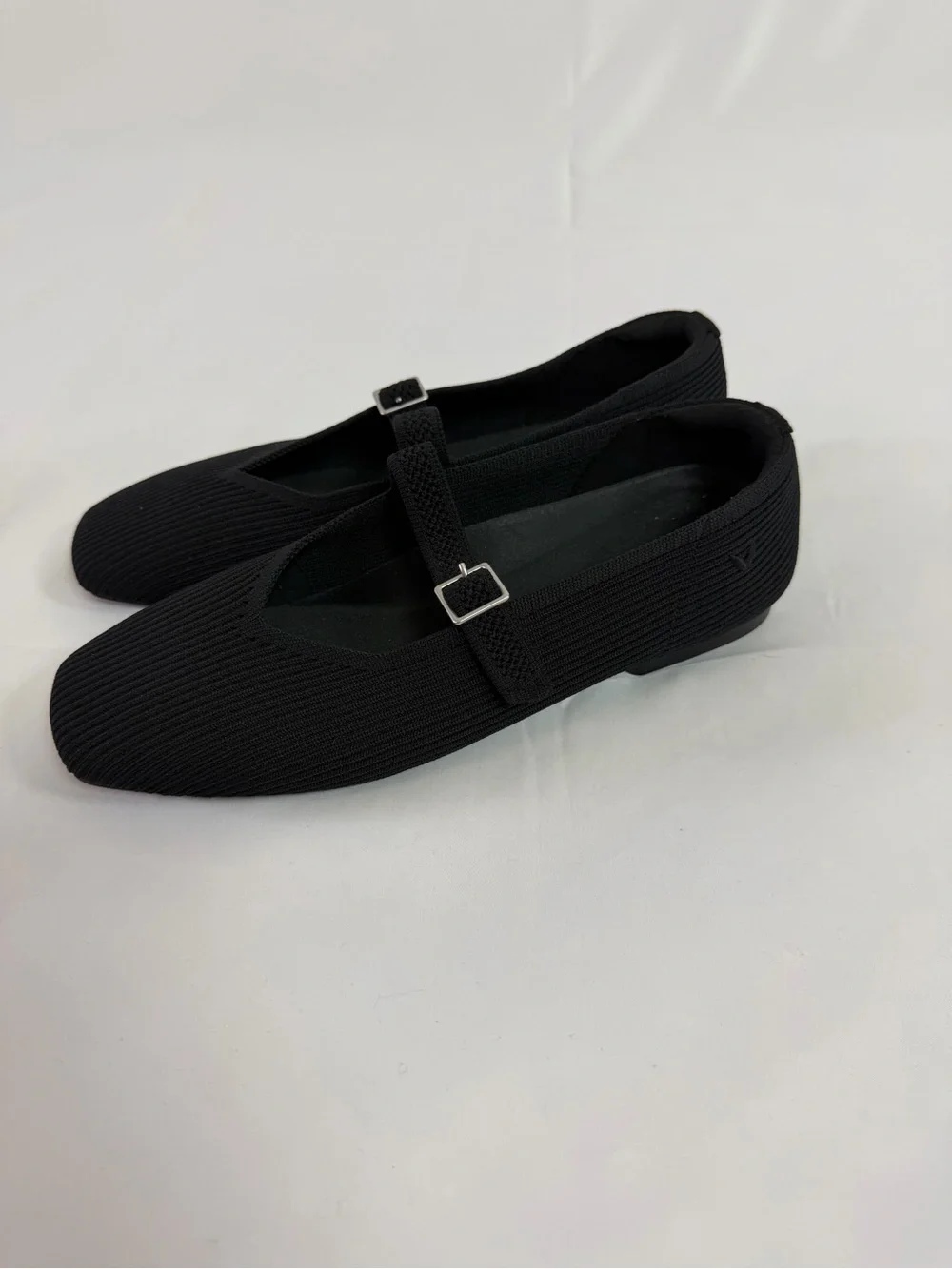 Vivaia Margot Mary Jane Flats, size 40W.